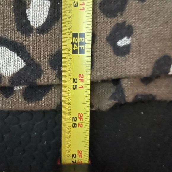 Hailey & Co Cheetah Long sleeve brown top size small - Picture 7 of 8